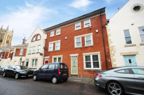 Luxury 3 bed town centre house Sleeps 8